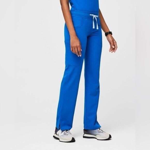 FIGS Kade Cargo Scrub Pants – Medium Petite - Picture 1 of 4